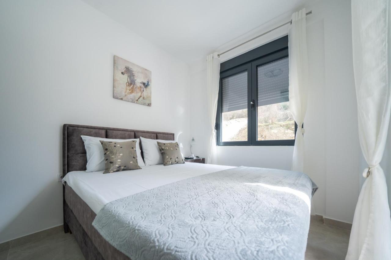 Apartment Adriana Kotor Bagian luar foto